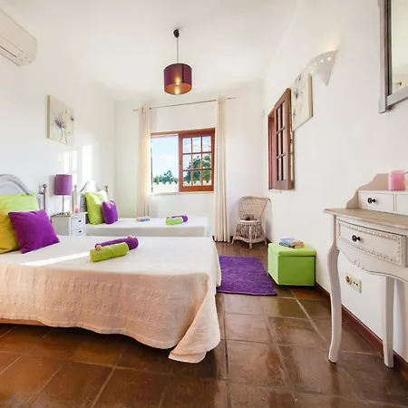 Villa In Gale Near Stunning Sandy Beaches וילה